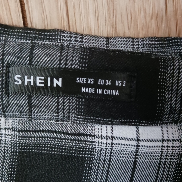 SHEIN Twist Front Oversize Drop Shoulder Plaid Buttoned Shirt - Picture 6 of 10